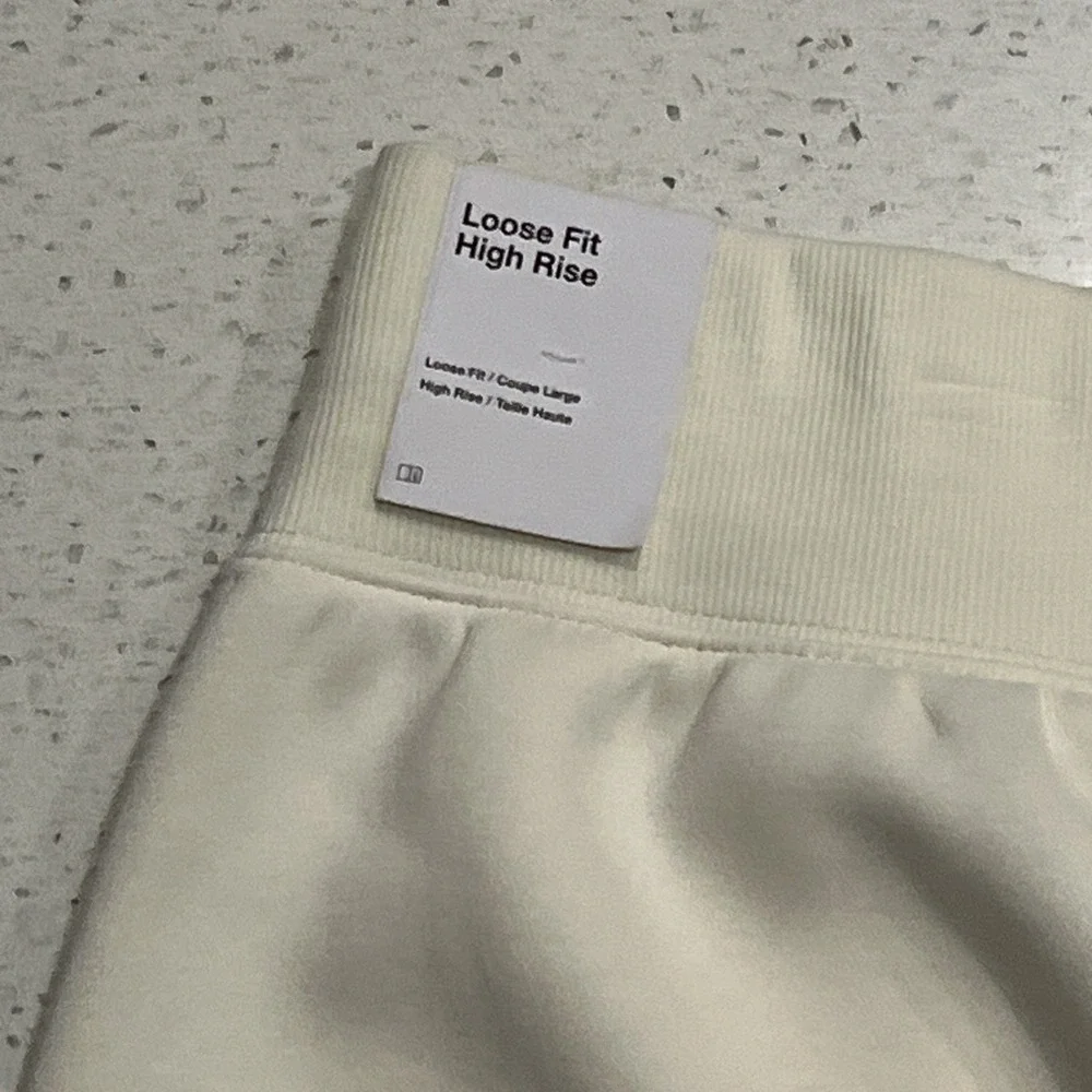 Nike Spring Heritage Fleece Shorts Women's Sz L Tennis‎ HQ0364-110 NWT